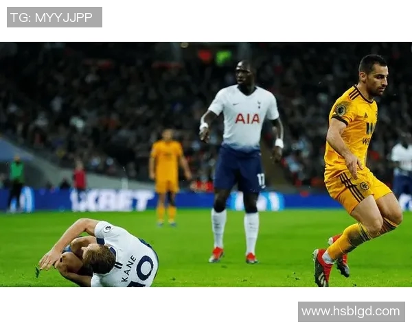 哈斯菲尔德主场迎战狼队争夺英超宝贵积分的激烈对决