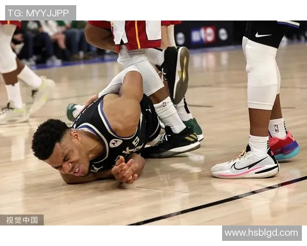 字母哥愤怒撕毁球衣雄鹿惨败后更衣室冲突升级引发关注