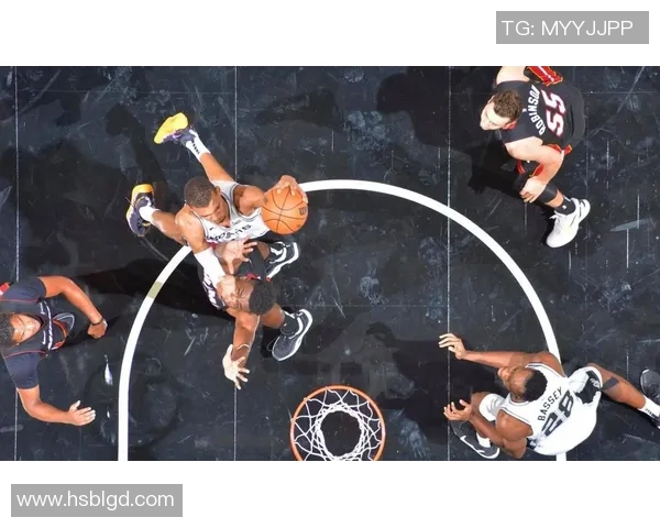 火箭与马刺季前赛全场精彩回放尽览篮球对决的激烈瞬间 火箭与马刺季前赛全场精彩回放尽览篮球对决的激烈瞬间