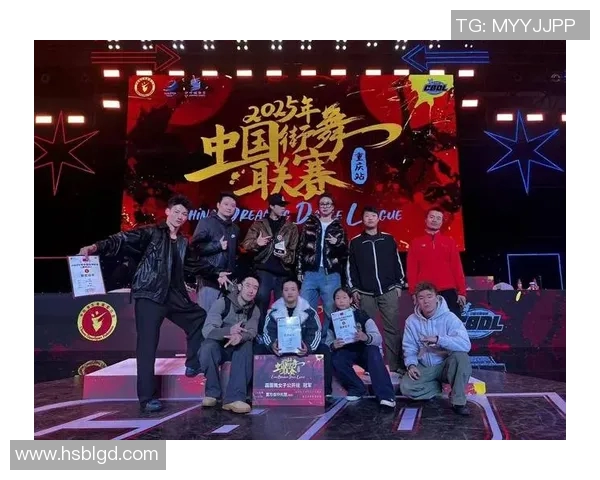 重庆街舞队在攀岩联赛中的灵活性表现分析与点评 重庆街舞队在攀岩联赛中的灵活性表现分析与点评