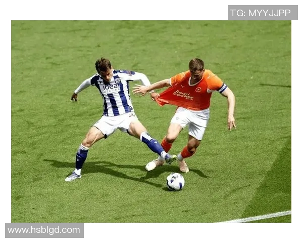 伯明翰主场迎战西布罗姆维奇争夺英冠关键三分的激烈对决