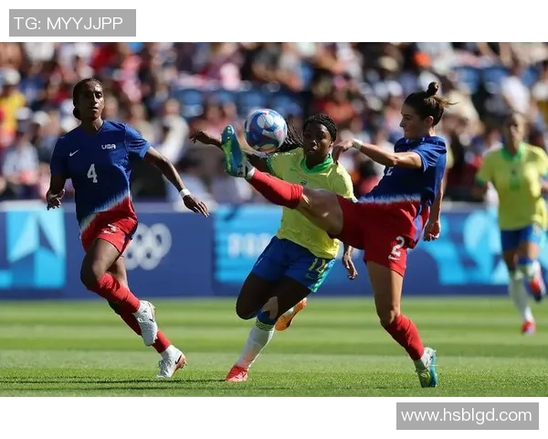 佩雷拉迎战曼特宁独立争夺南美洲足球赛季重要胜利